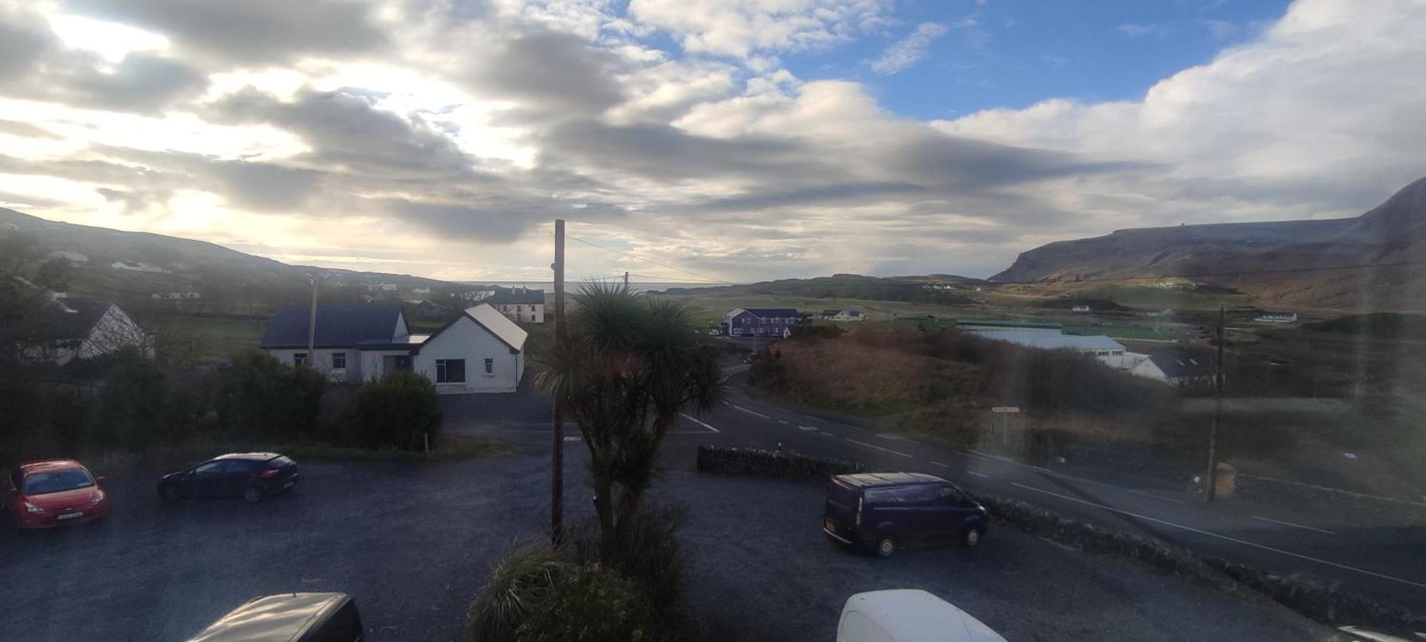 John Eoinin'S Bar And Accommodation Glencolumbkille Exterior photo