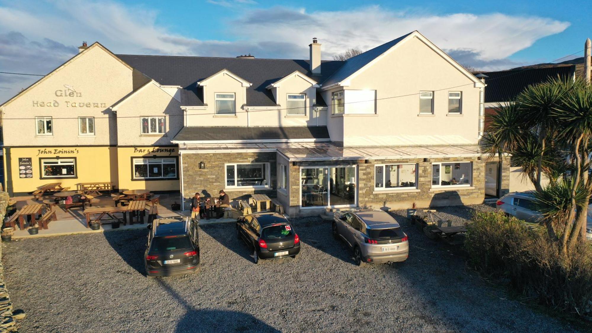 John Eoinin'S Bar And Accommodation Glencolumbkille Exterior photo